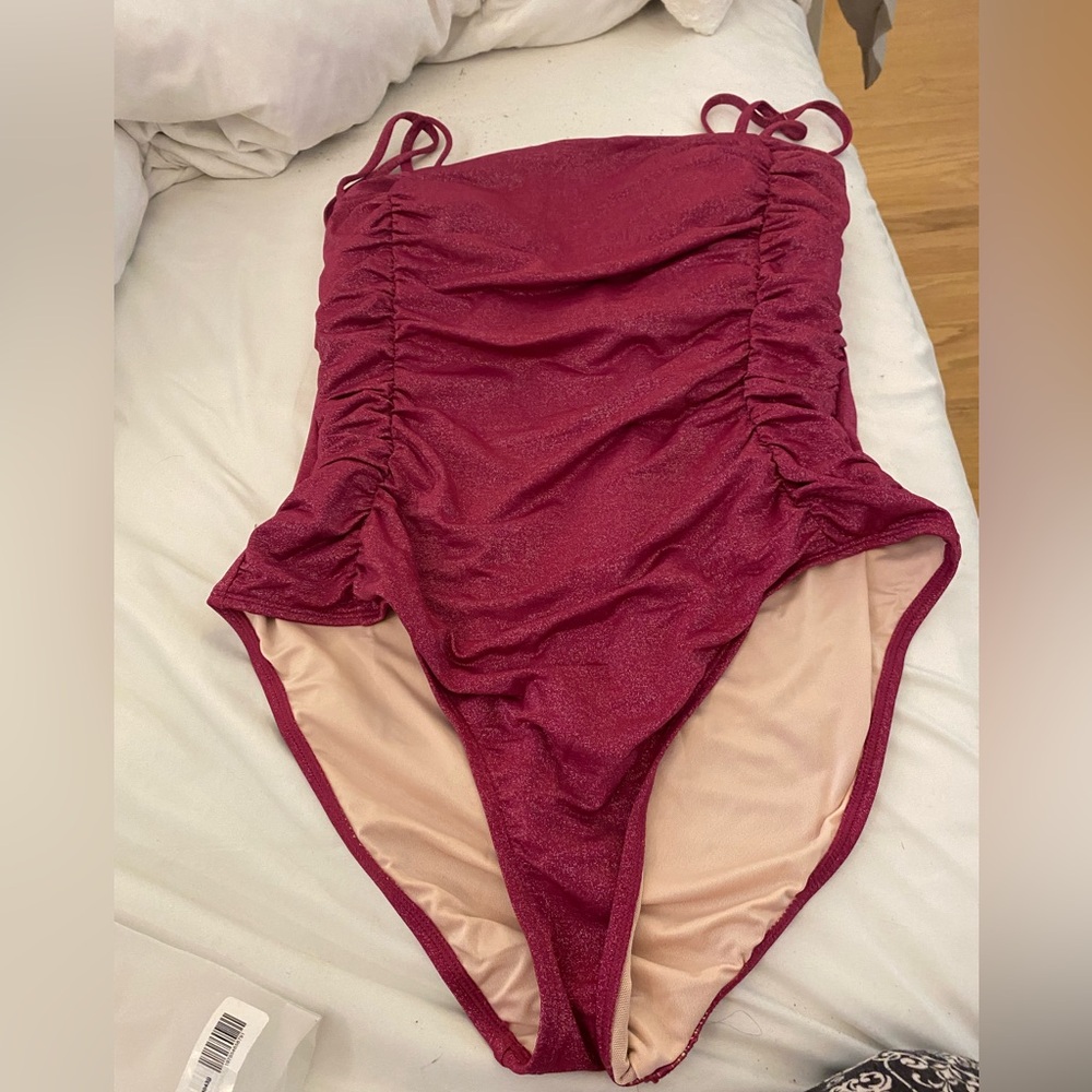 Cupshe brand pink bathing suit. Size extra large. New eith tags and packaging